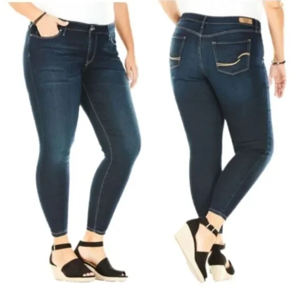 NWT Plus Levi Strauss Signature Gold Mid-Rise Skinny Stretch Jeans 28M / W39 L30